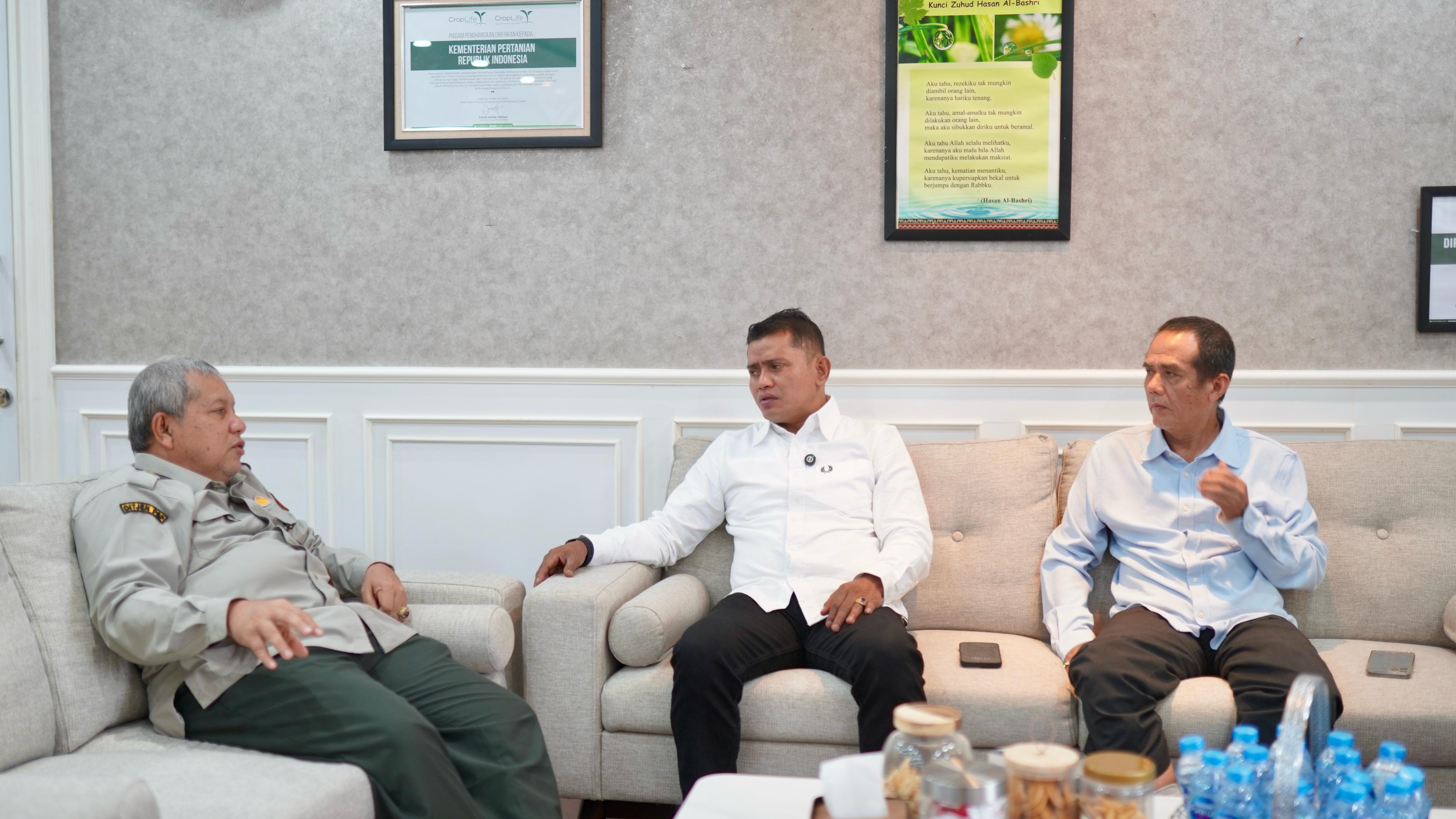 Urai Masalah Pasokan Pupuk Bersubsidi, Bupati Solok Sambangi Kementan R1