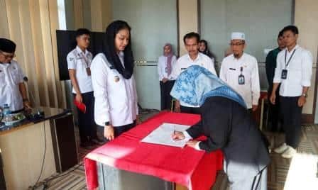 Yosta Defina, Pejabat 1 Dilantik Sebagai Kadis Kesehatan Dharmasraya di Era Kepemimpinan Annisa-Leli