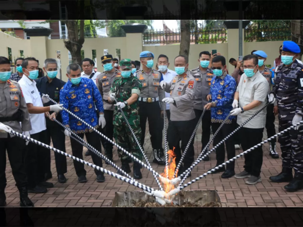 Polda Sumbar Hanguskan Puluhan Kilogram Sabu dan Ganja, Bukti Komitmen Tak Kenal Lelah Perangi Narkoba