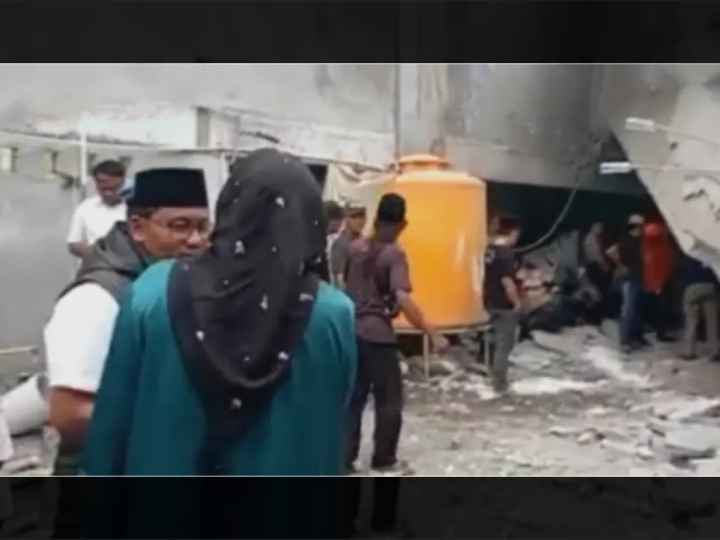 Tragedi Sidoarjo: Pondok Pesantren Al-Khoziny Ambruk, Ratusan Santri Diduga Terjebak