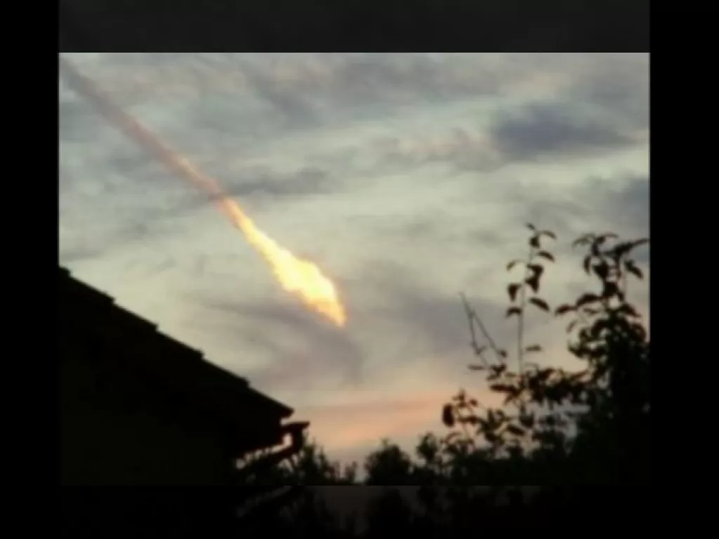 Fenomena Meteor di Cirebon: Keajaiban Langit yang Membuat Warga Geger!